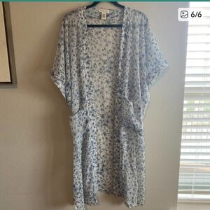 Rachel Zoe Blue and White Floral Kimono